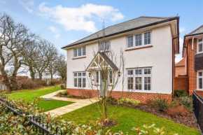 Luxury 4 Bedroom Detached House